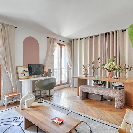Apartment Design In Montmartre! Paris