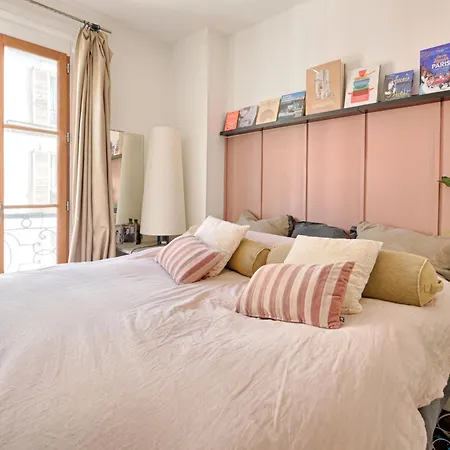 Design In Montmartre! Apartman